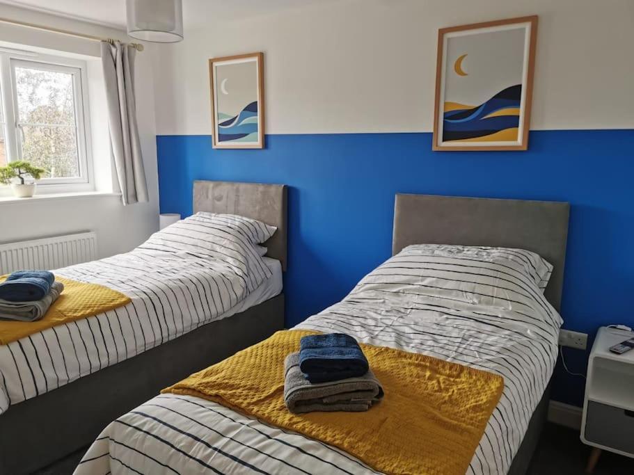 Modern Roomy 3 Bedroom Home Pershore Esterno foto