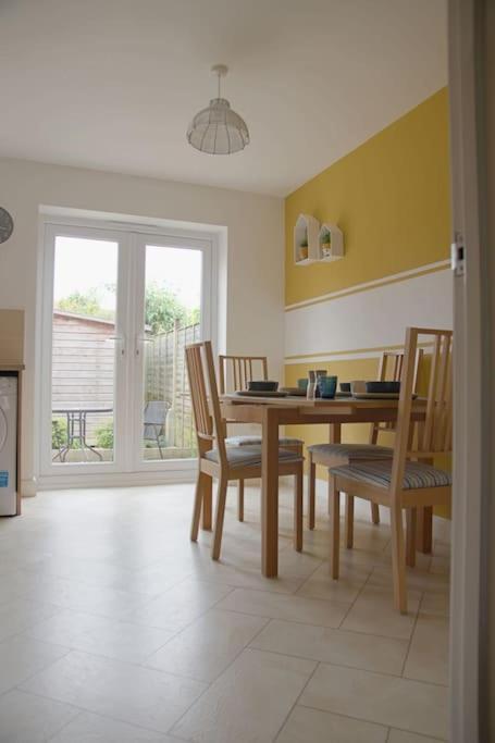 Modern Roomy 3 Bedroom Home Pershore Esterno foto